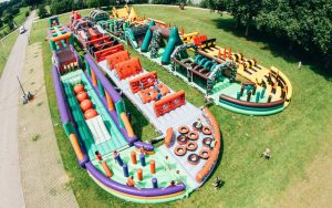 the-beast-world-largest-inflatable-playground-8